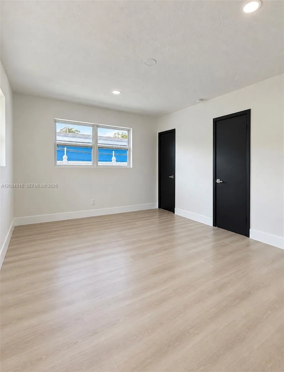 400 SW 31st Ave Fort Lauderdale, FL 33312