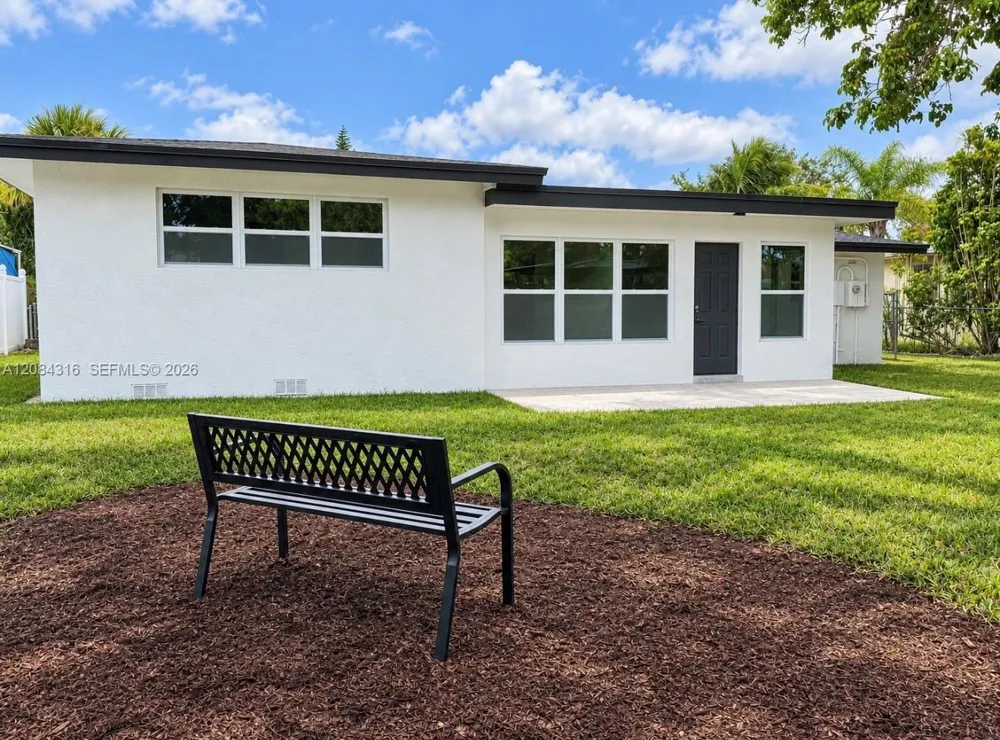 400 SW 31st Ave Fort Lauderdale, FL 33312