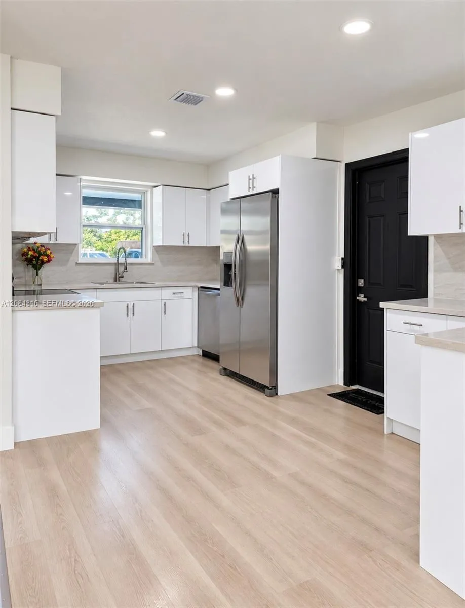 400 SW 31st Ave Fort Lauderdale, FL 33312
