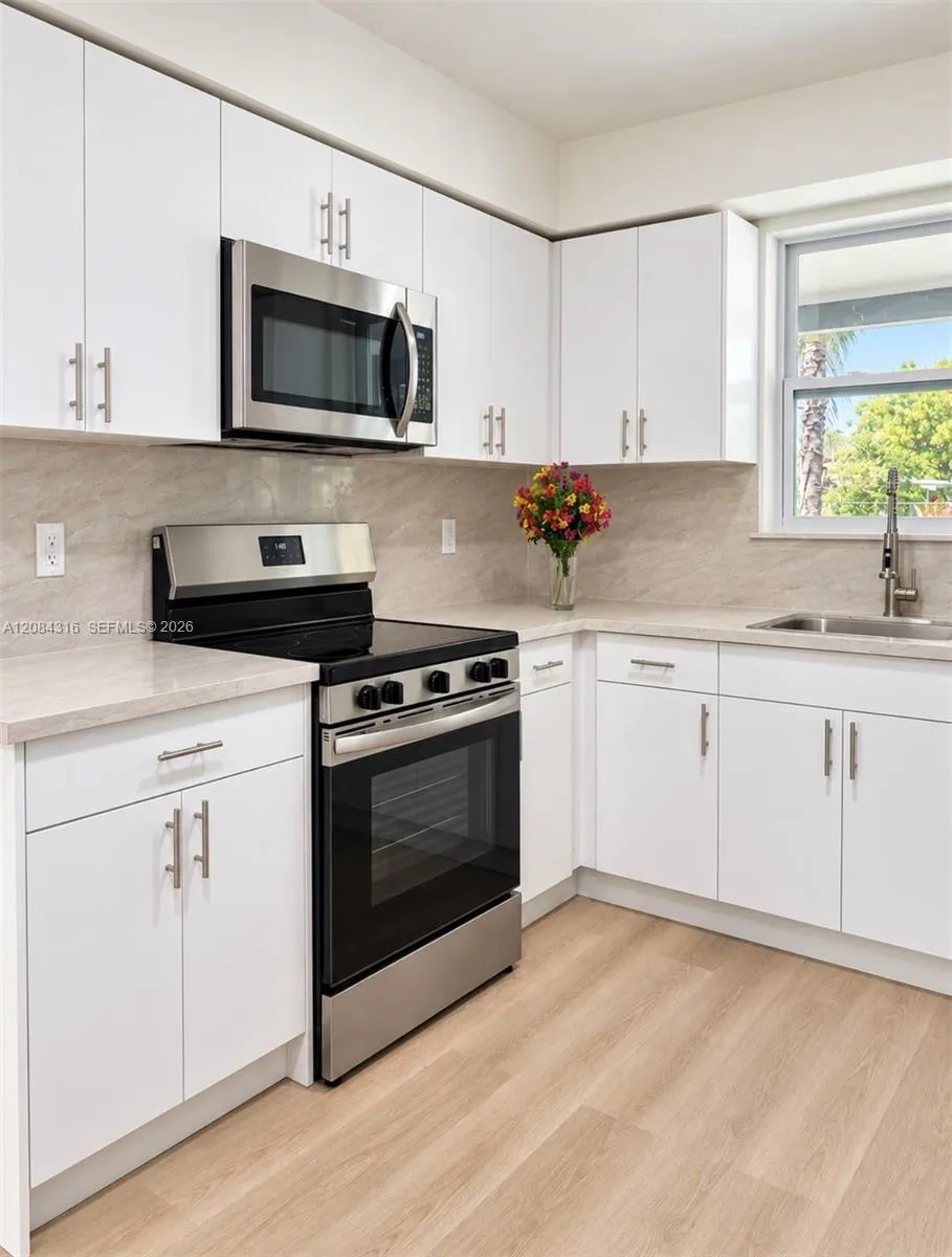 400 SW 31st Ave Fort Lauderdale, FL 33312