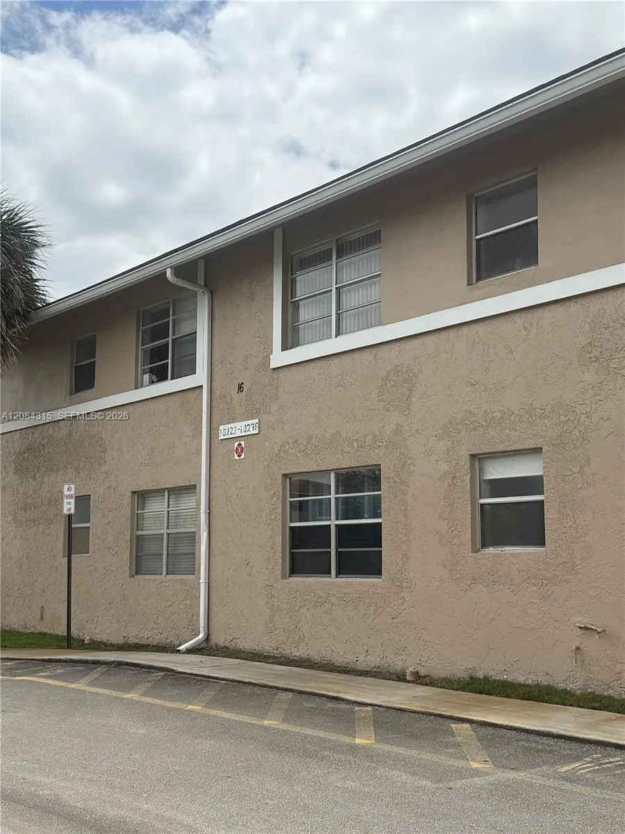 10228 Twin Lakes Dr #16-E Coral Springs, FL 33071