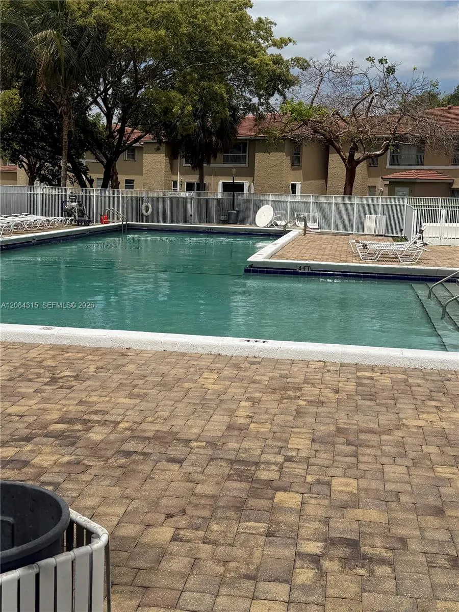 10228 Twin Lakes Dr #16-E Coral Springs, FL 33071
