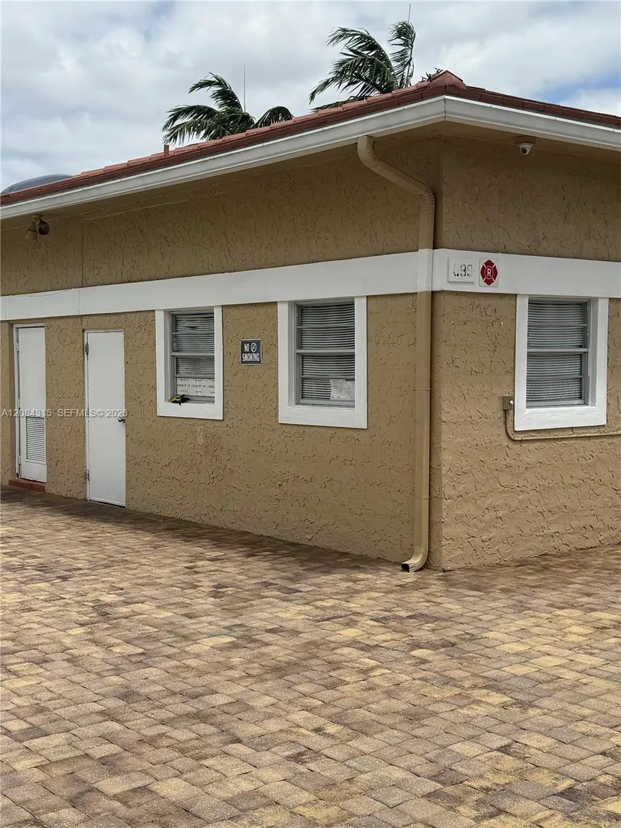 10228 Twin Lakes Dr #16-E Coral Springs, FL 33071
