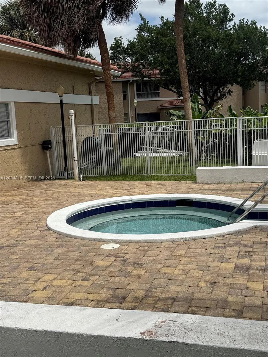 10228 Twin Lakes Dr #16-E Coral Springs, FL 33071
