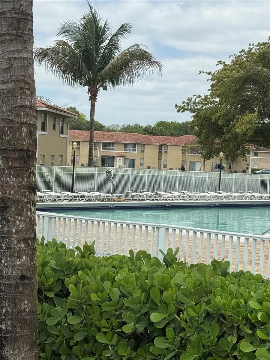 10228 Twin Lakes Dr #16-E Coral Springs, FL 33071