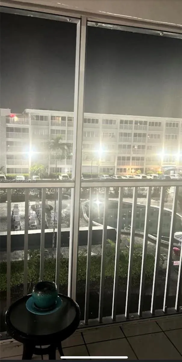 329 SE 3rd St #405T Hallandale Beach, FL 33009