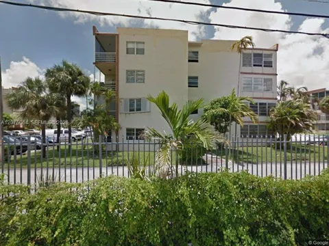4044 NW 19th St #404
