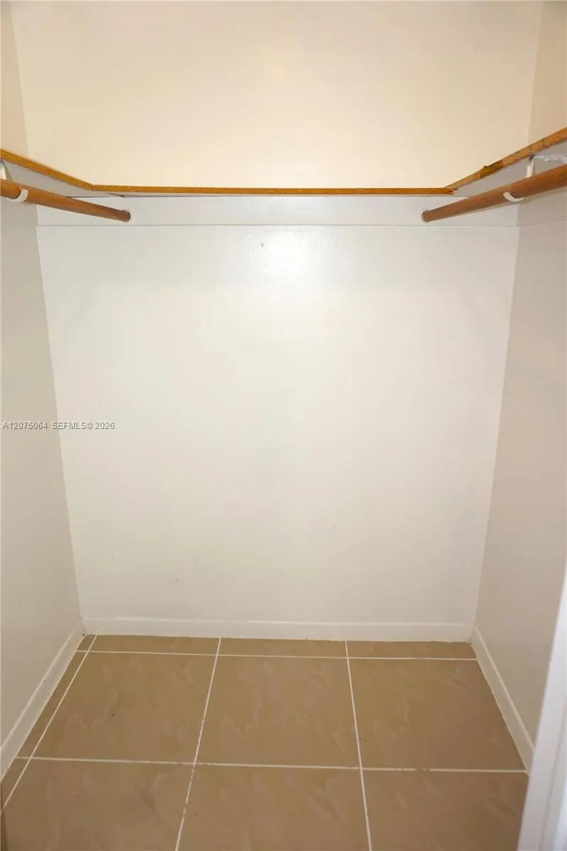 4044 NW 19th St #404 Lauderhill, FL 33313