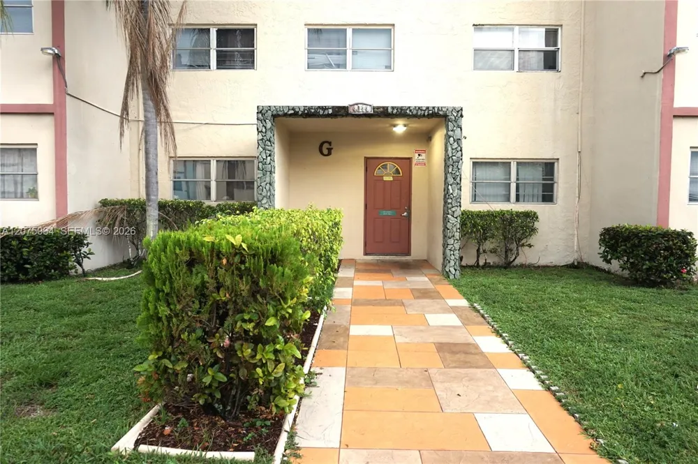 4044 NW 19th St #404 Lauderhill, FL 33313