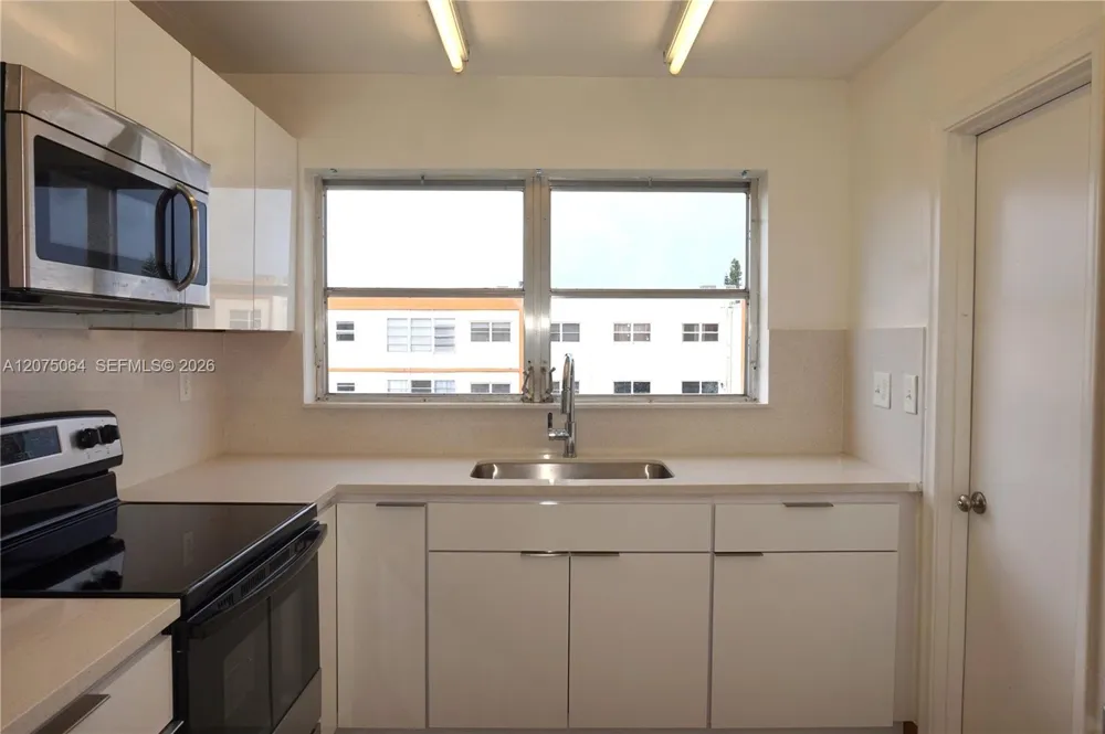4044 NW 19th St #404 Lauderhill, FL 33313