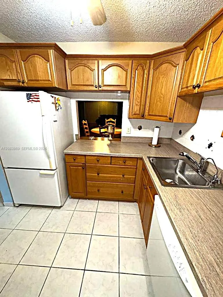 7680 NW 1st St #107 Margate, FL 33063