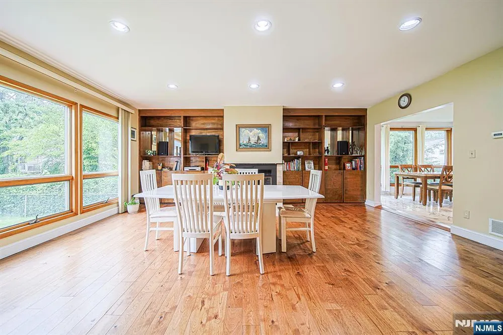 728 Lancaster Road Ridgefield, NJ 07657