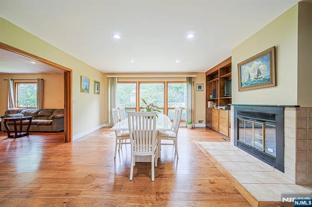 728 Lancaster Road Ridgefield, NJ 07657