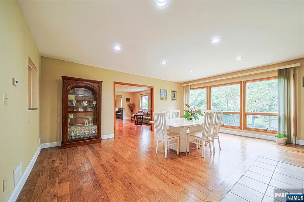 728 Lancaster Road Ridgefield, NJ 07657