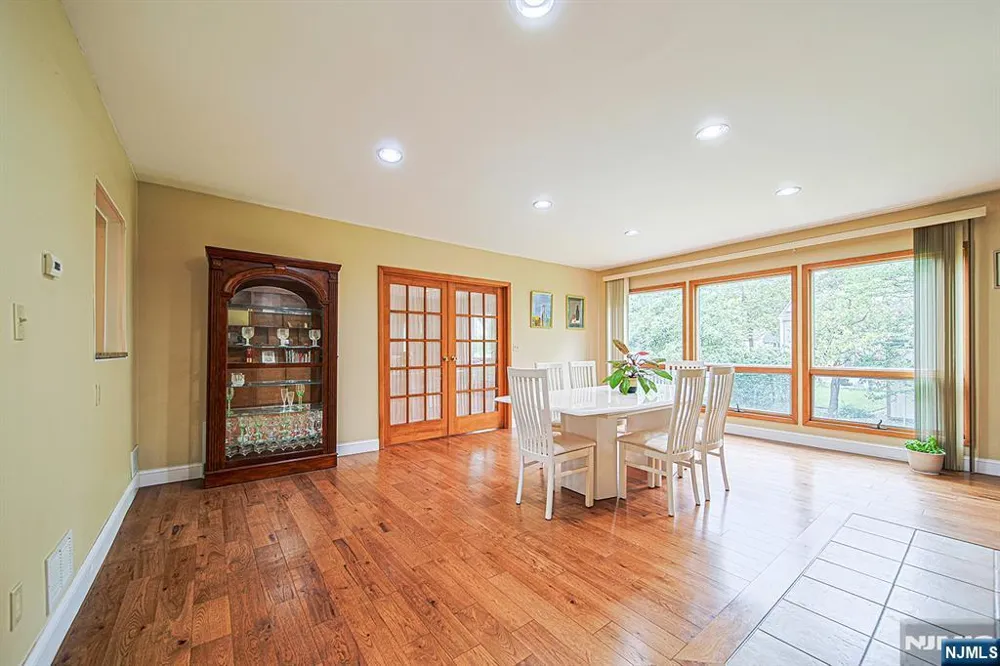 728 Lancaster Road Ridgefield, NJ 07657