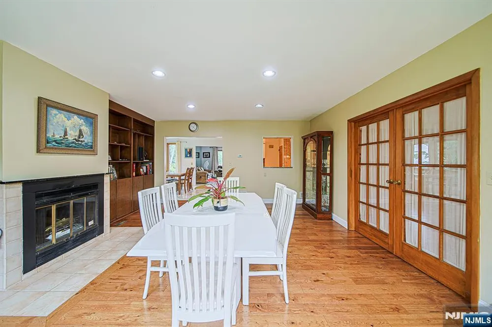 728 Lancaster Road Ridgefield, NJ 07657
