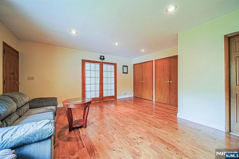 728 Lancaster Road Ridgefield, NJ 07657
