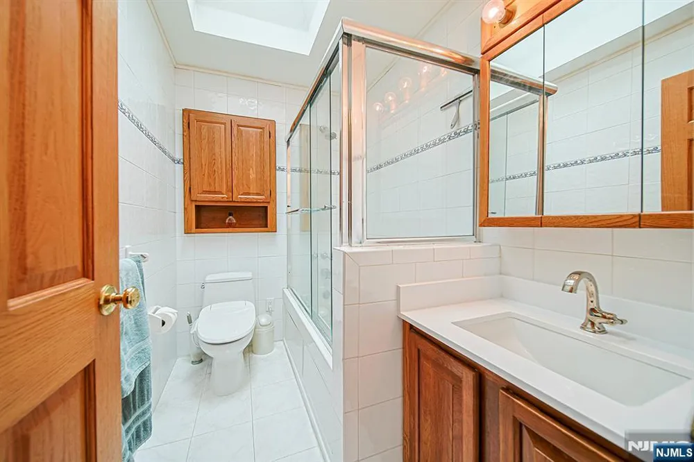 728 Lancaster Road Ridgefield, NJ 07657