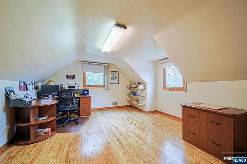 728 Lancaster Road Ridgefield, NJ 07657