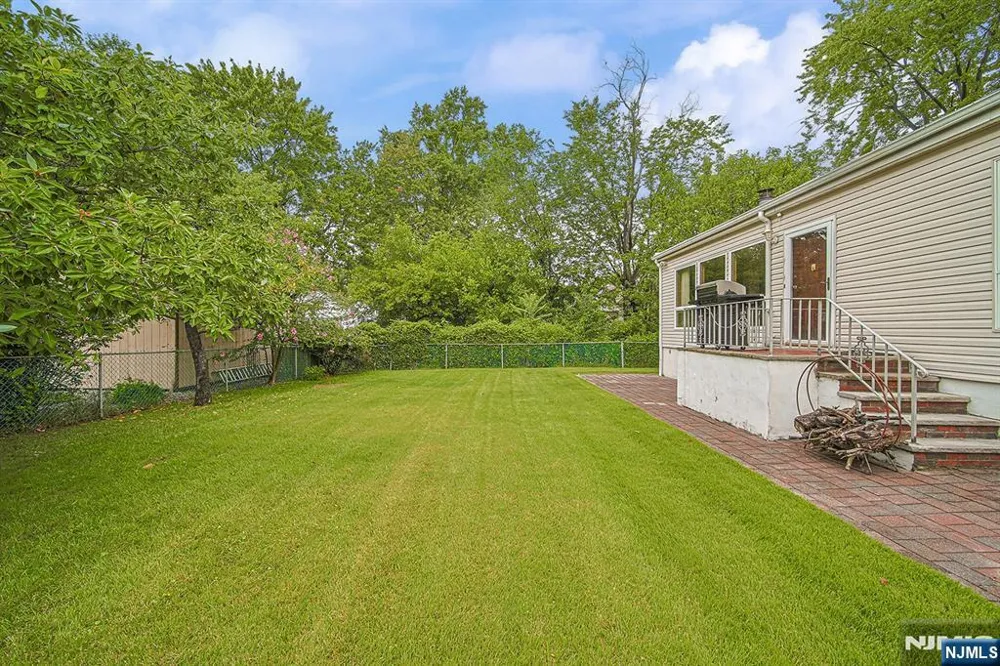 728 Lancaster Road Ridgefield, NJ 07657