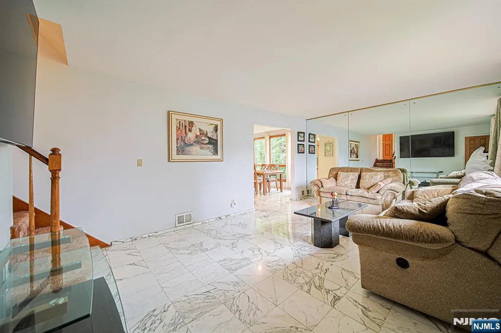728 Lancaster Road Ridgefield, NJ 07657
