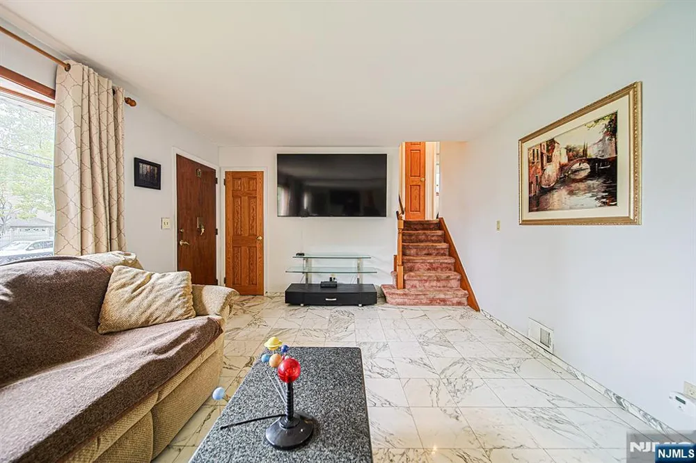 728 Lancaster Road Ridgefield, NJ 07657