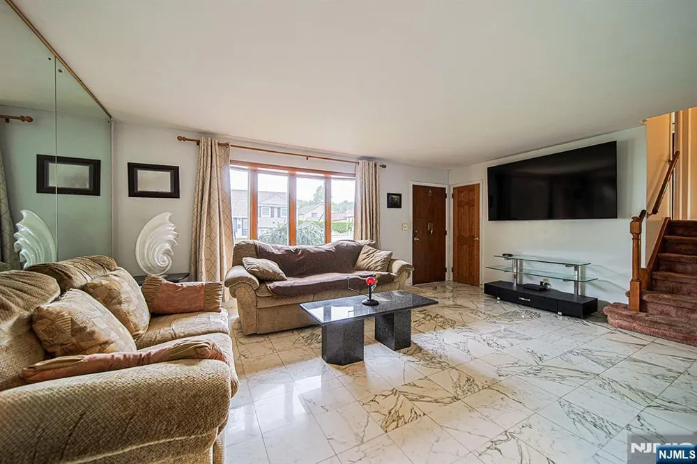 728 Lancaster Road Ridgefield, NJ 07657