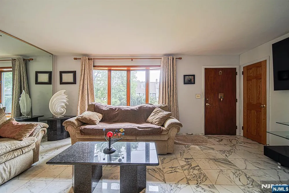 728 Lancaster Road Ridgefield, NJ 07657