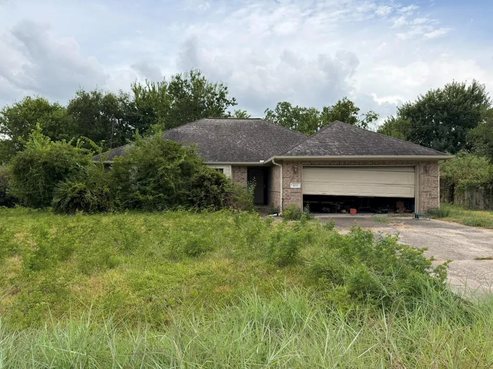 1033 Theresa Street Houston, TX 77051