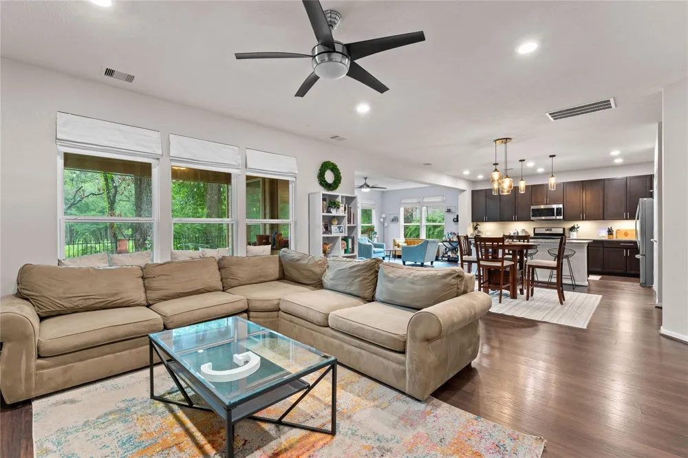 1942 Elkington Circle Conroe, TX 77304