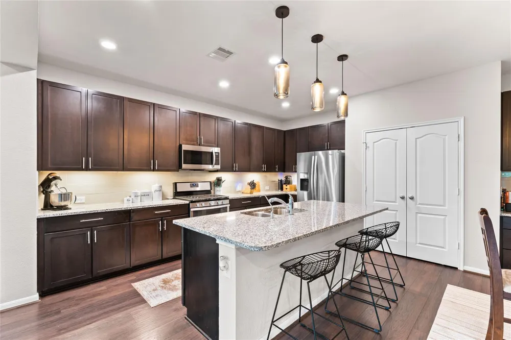 1942 Elkington Circle Conroe, TX 77304