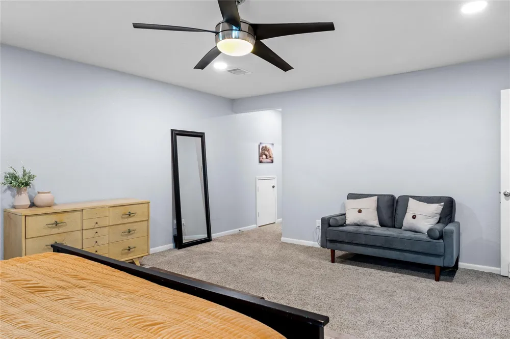 1942 Elkington Circle Conroe, TX 77304
