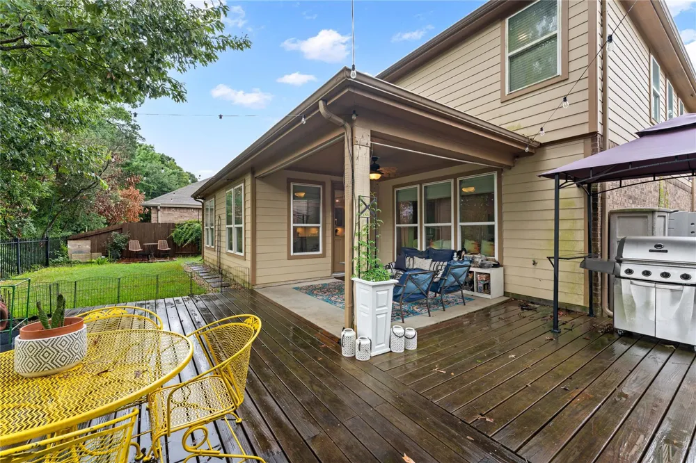 1942 Elkington Circle Conroe, TX 77304