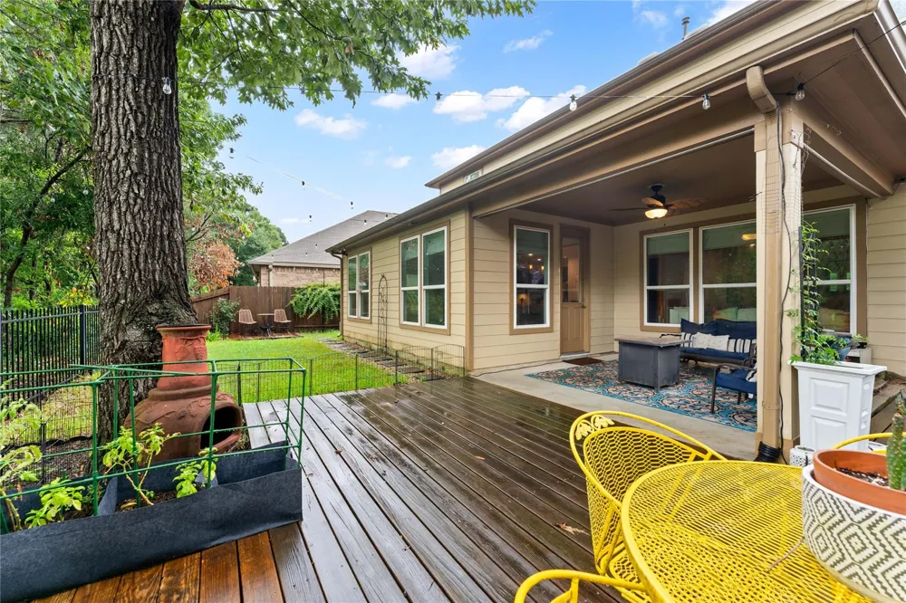 1942 Elkington Circle Conroe, TX 77304