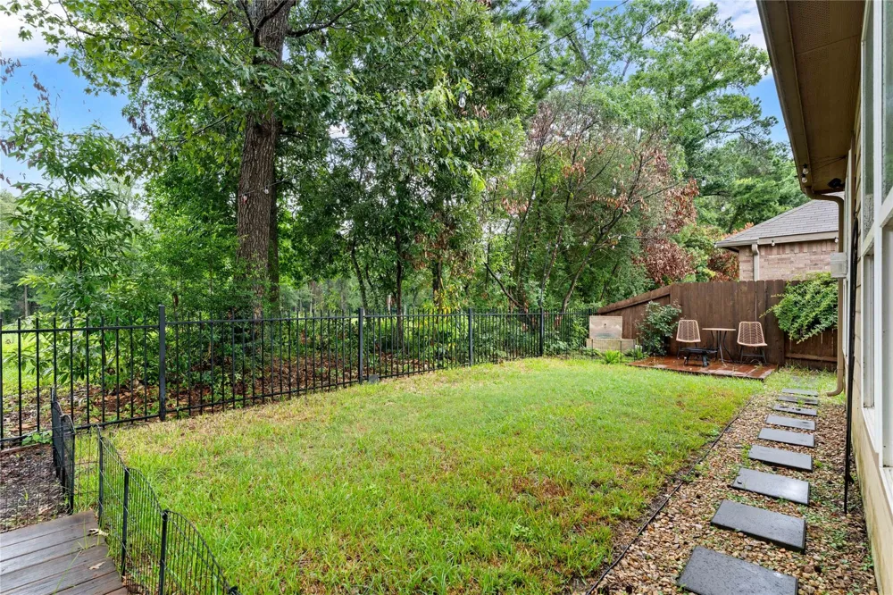 1942 Elkington Circle Conroe, TX 77304