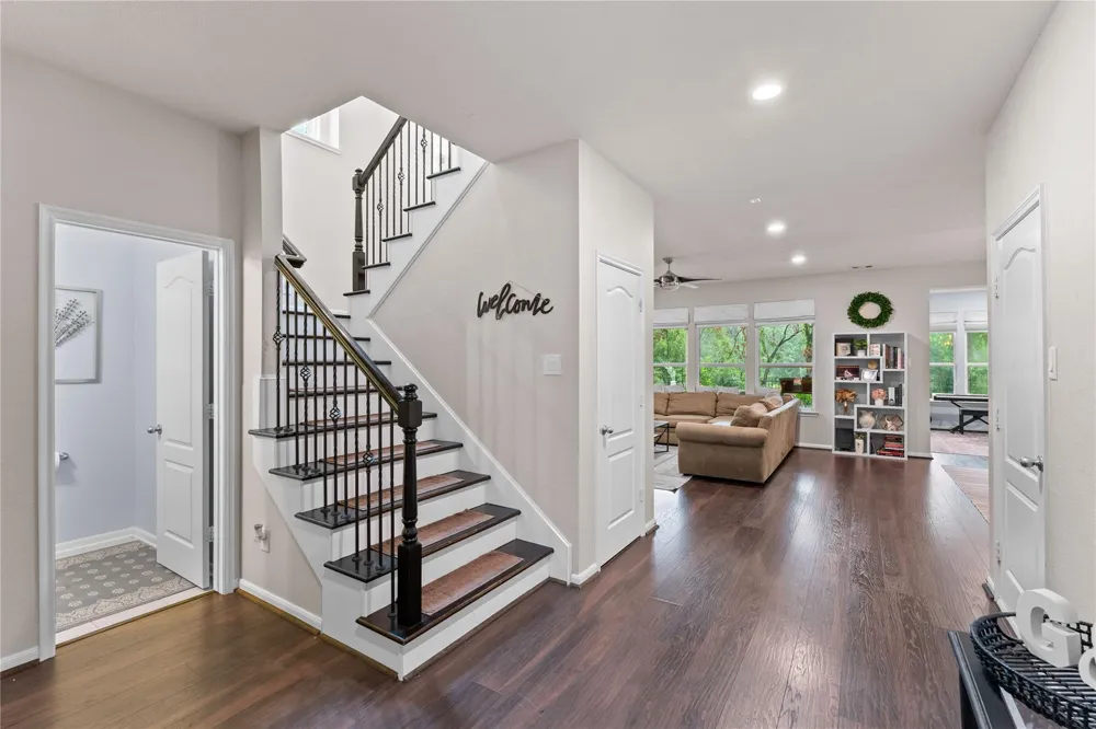 1942 Elkington Circle Conroe, TX 77304