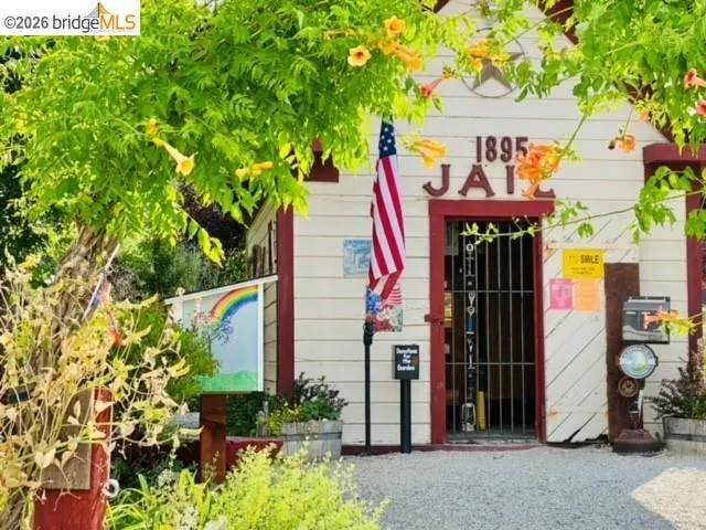 11335 Bridal Veil Groveland, CA 95321