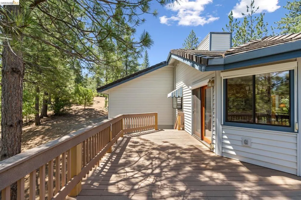 11335 Bridal Veil Groveland, CA 95321