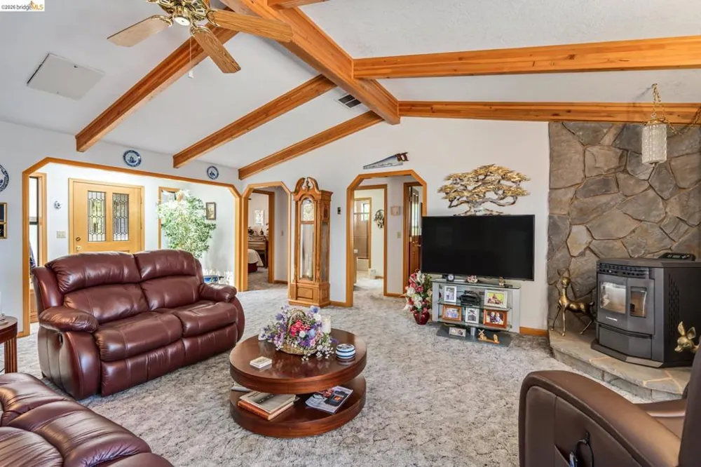 11335 Bridal Veil Groveland, CA 95321