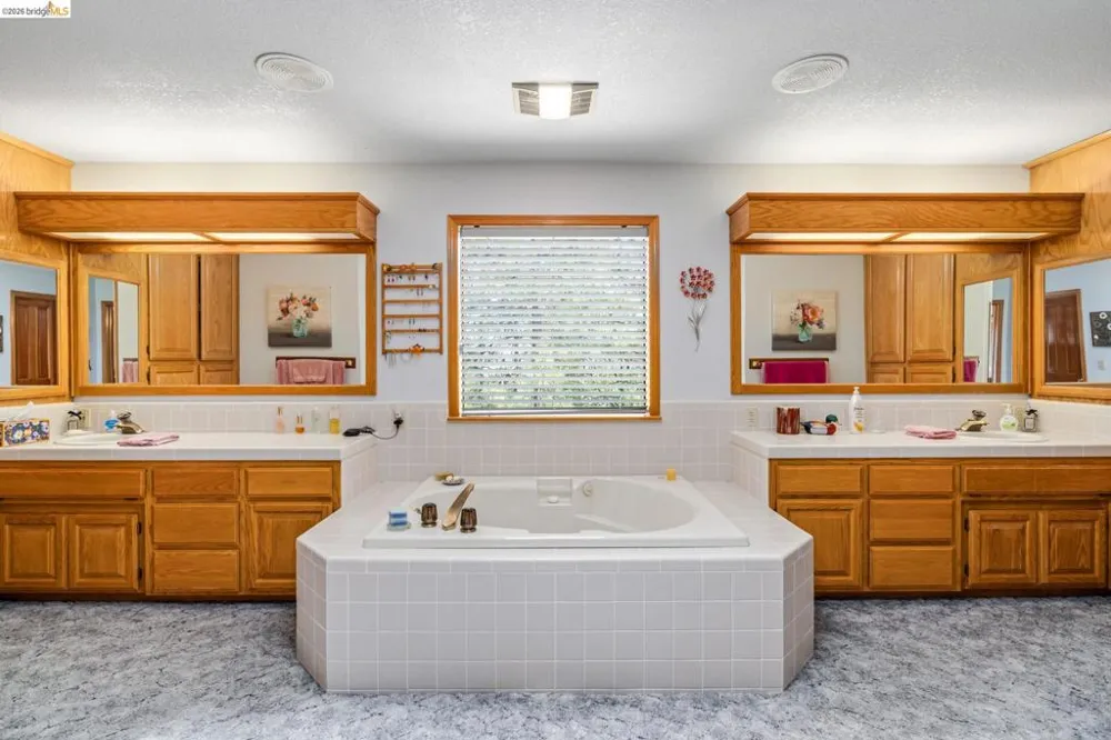 11335 Bridal Veil Groveland, CA 95321