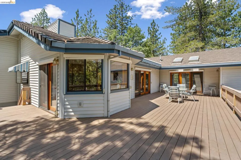 11335 Bridal Veil Groveland, CA 95321