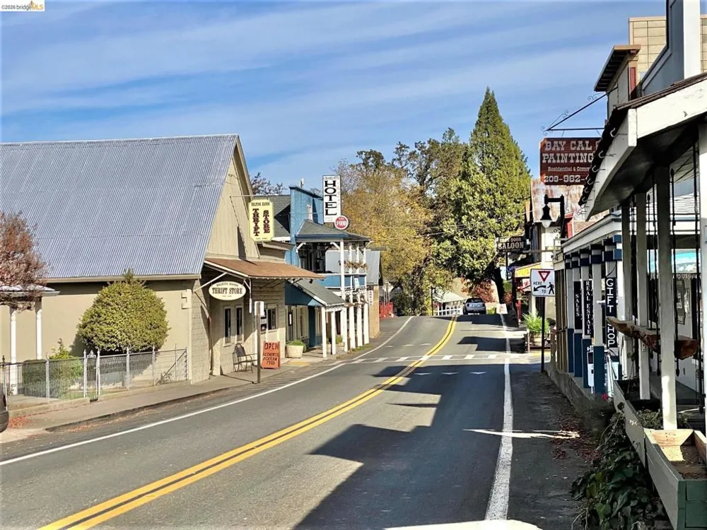 11335 Bridal Veil Groveland, CA 95321