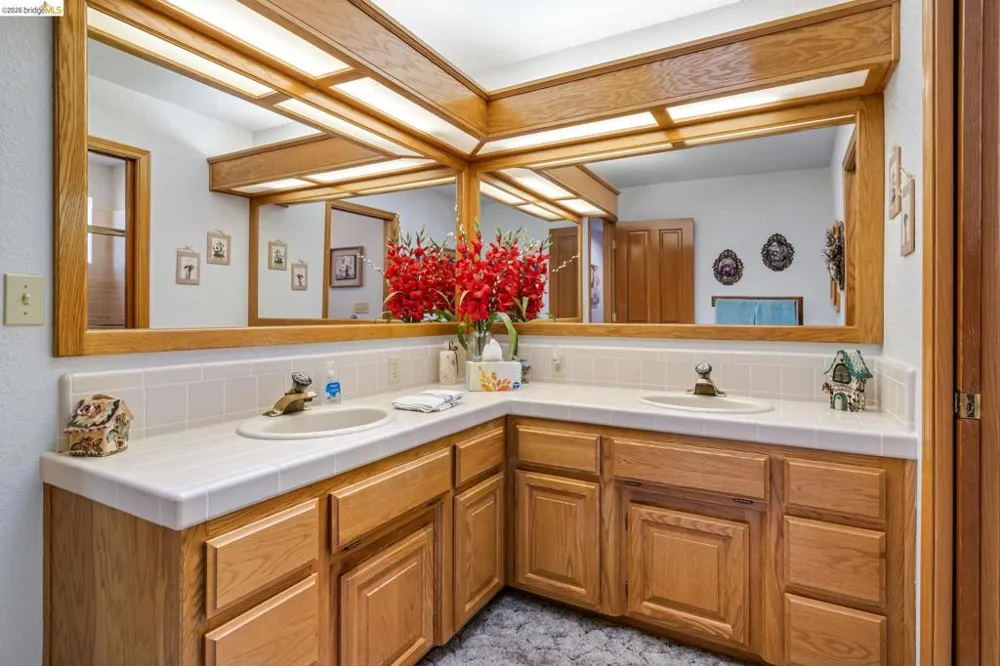 11335 Bridal Veil Groveland, CA 95321