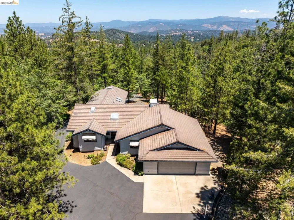 11335 Bridal Veil Groveland, CA 95321