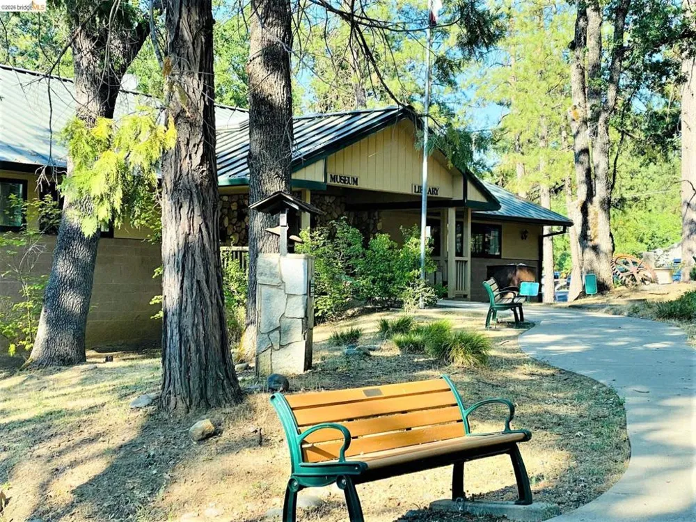 11335 Bridal Veil Groveland, CA 95321