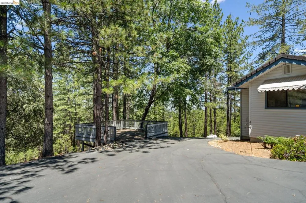 11335 Bridal Veil Groveland, CA 95321