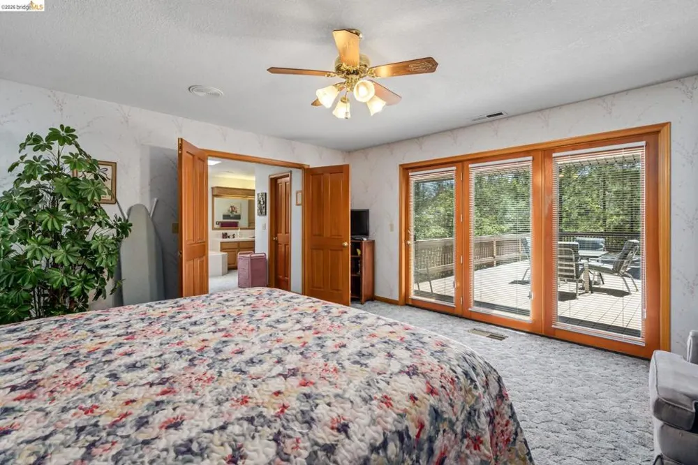 11335 Bridal Veil Groveland, CA 95321