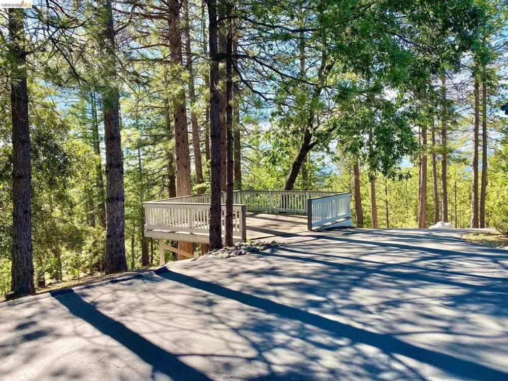 11335 Bridal Veil Groveland, CA 95321