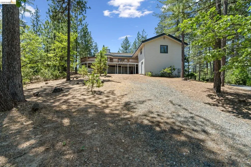 11335 Bridal Veil Groveland, CA 95321