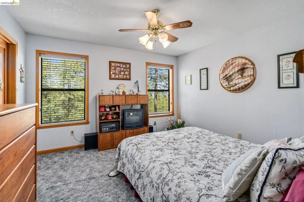 11335 Bridal Veil Groveland, CA 95321